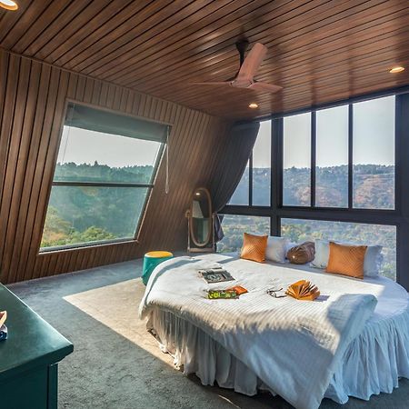 Saffronstays A Vantage, Panchgani - A Pyramid Shaped Unique Luxury Villa With Infinity Valley Views Exterior photo